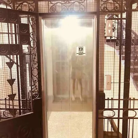 Convenient With 2 Bedrooms In The Center Of *