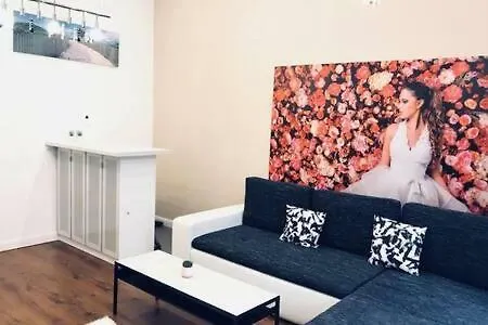 Apartment Convenient With 2 Bedrooms In The Center Of